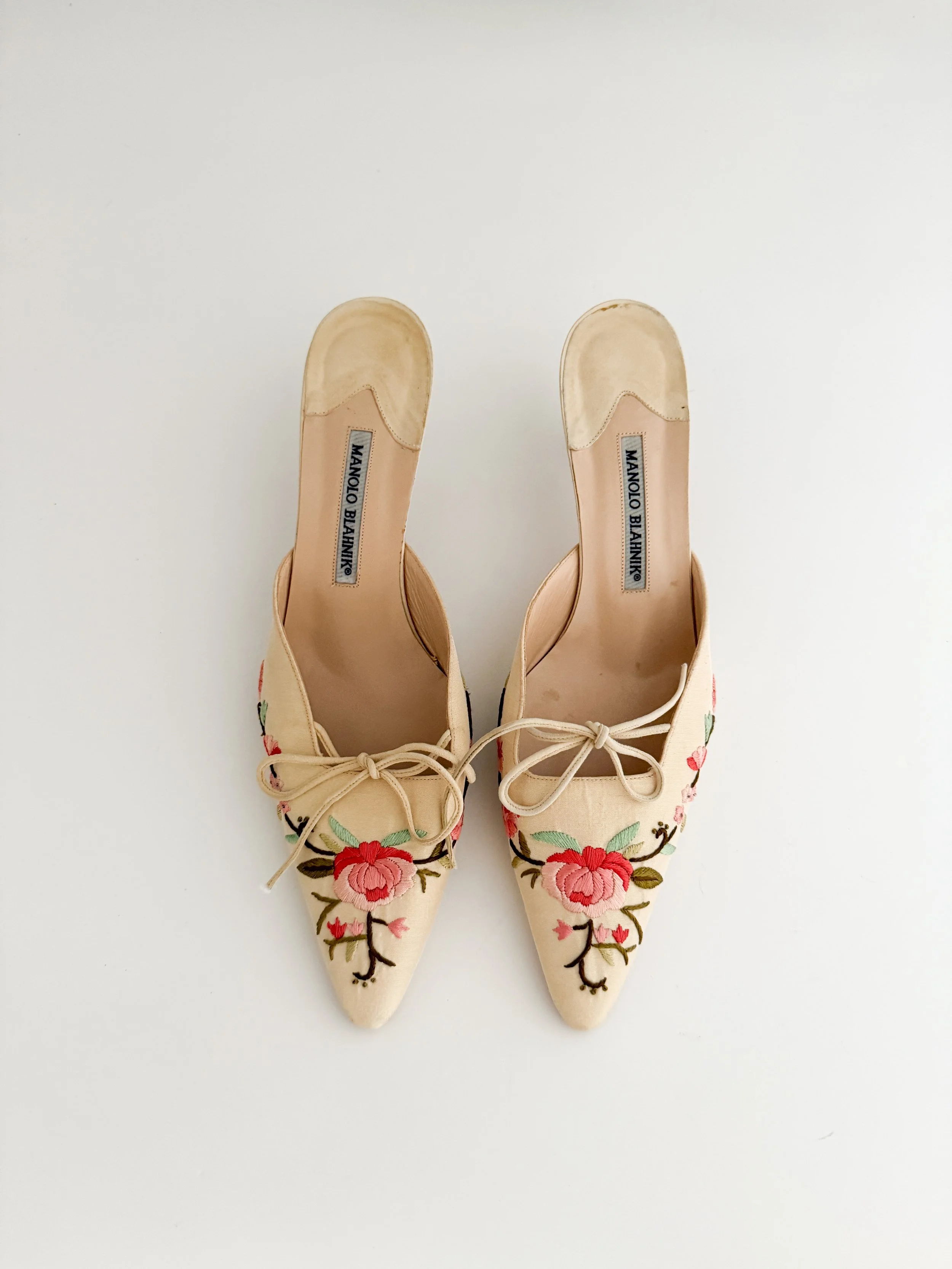 Manolo Blahnik White Cutout Slingback Mule Heels (US 8 / IT